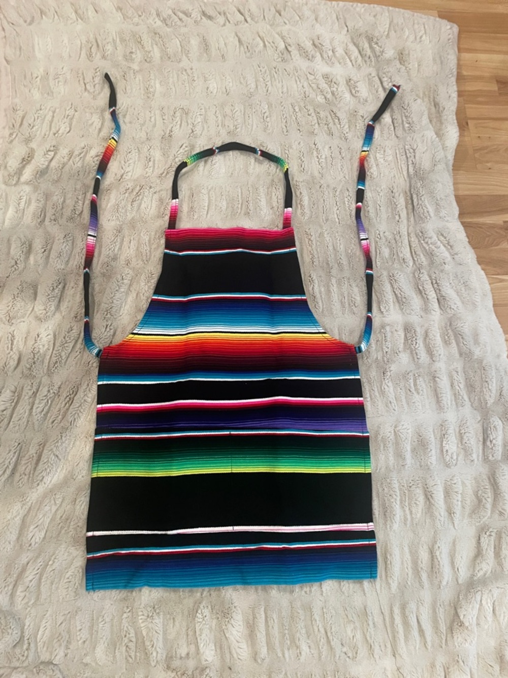 Serape style apron NWOT Unisex. Get this for your next BBQ!!❤️